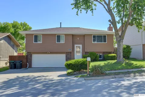 5911 S 137 St, Omaha, NE 68137