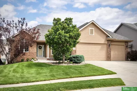 17010 Burdette St, Omaha, NE 68116