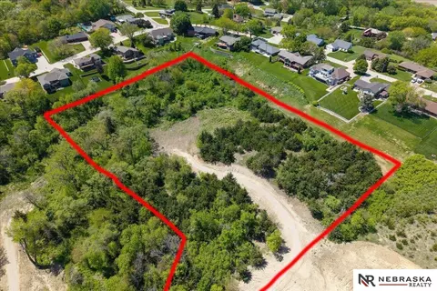 1111 N 28th Ave, Blair, NE 68008