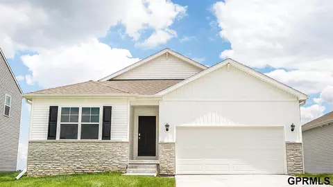 6710 Wren Cir, Papillion, NE 68133