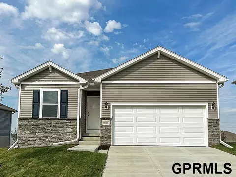 5542 N 186th Ave, Elkhorn, NE 68022