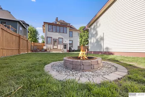 1865 Grant St, Blair, NE 68008