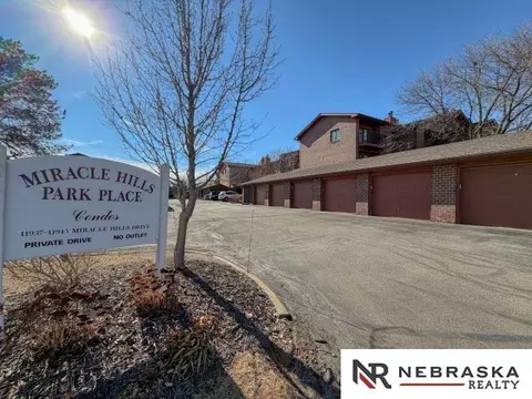 11945 Miracle Hills Dr #20, Omaha, NE 68154