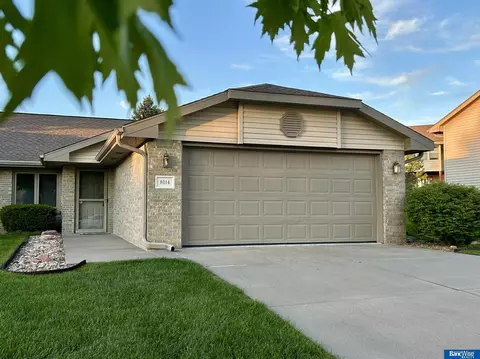 8014 Arrow Ridge Rd, Lincoln, NE 68506