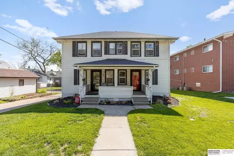 825-827 N 47th St, Omaha, NE 68132