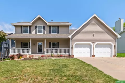 16216 Parker St, Omaha, NE 68116