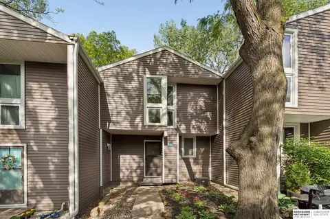10836 Seward St, Omaha, NE 68154