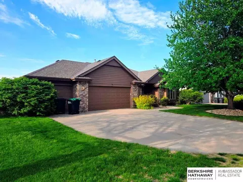 20724 Sequoia St, Omaha, NE 68022