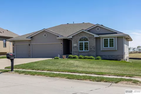 1001 Spruce St, Springfield, NE 68059