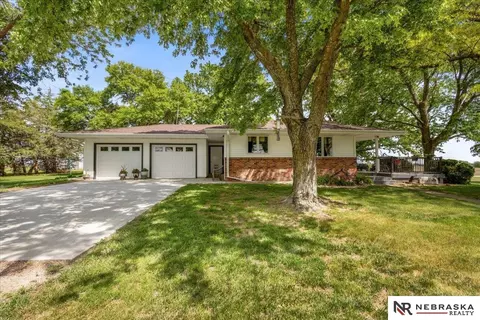 60730 735th Rd, Sterling, NE 68443