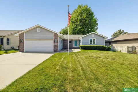 2315 Liberty Bell Ln, Lincoln, NE 68521