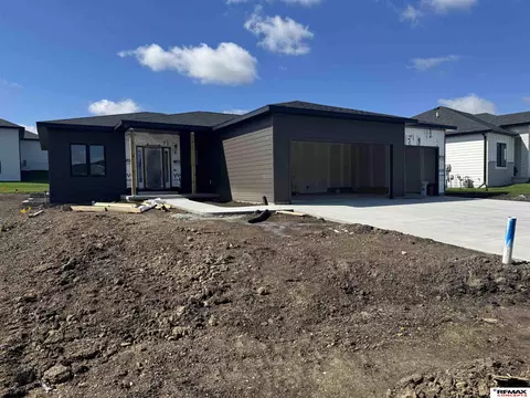 3043 Bertram St, Roca, NE 68430