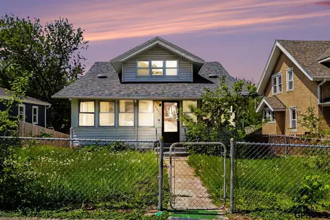 3076 S 34th St, Omaha, NE 68105