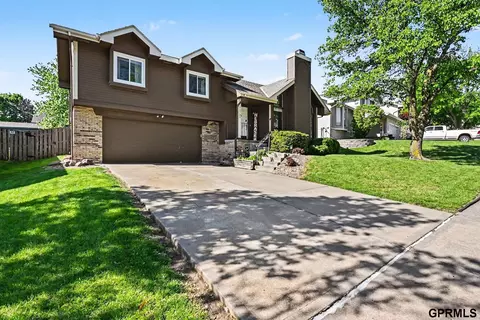 15721 Decatur St, Omaha, NE 68118