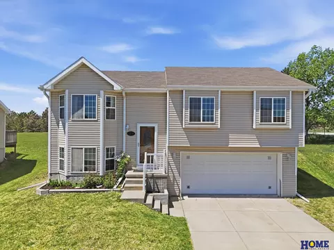 5249 N 9th Cir, Lincoln, NE 68521