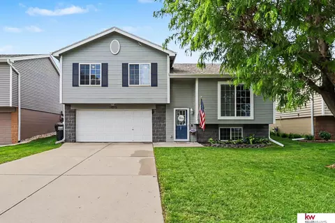 19015 R St, Omaha, NE 68135