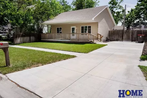 4819 Greenwood St, Lincoln, NE 68504