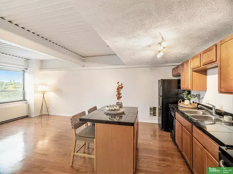 105 N 31 Ave #702, Omaha, NE 68131