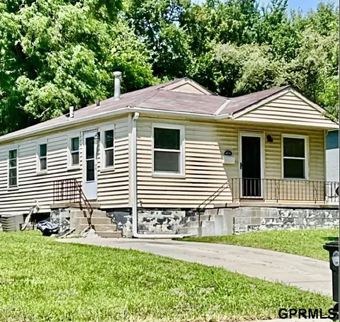 4018 N 42 St, Omaha, NE 68111