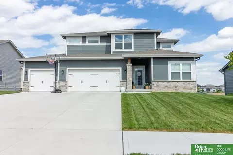 10217 S 109 St, Papillion, NE 68046
