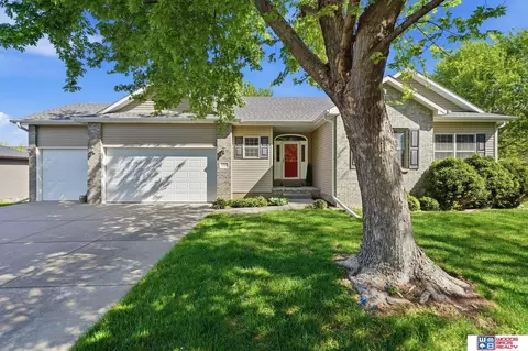 2250 Trevor Ct, Lincoln, NE 68512