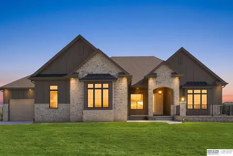 12363 Carpenter St, Papillion, NE 68046