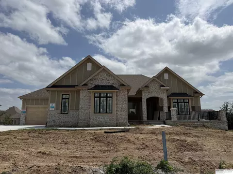 12363 Carpenter St, Papillion, NE 68046