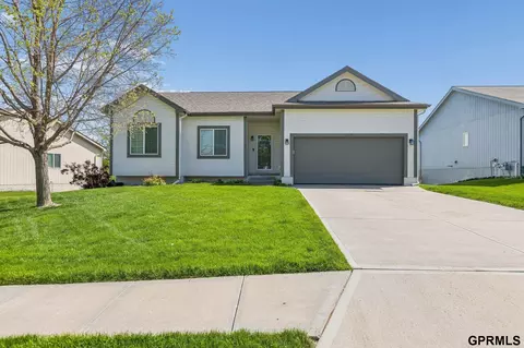 20715 Locust St, Gretna, NE 68028
