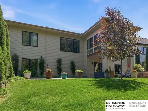 Exterior - 7802 N 166th St, Bennington, NE 68007 photo 8 of 10