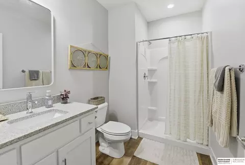 Bath - 7802 N 166th St, Bennington, NE 68007 photo 5 of 5