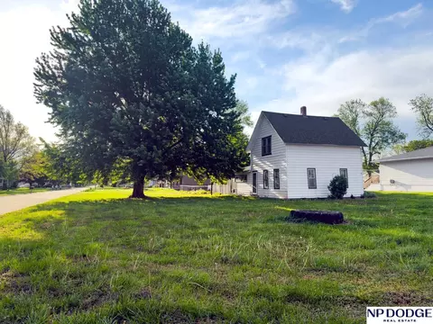 641 W 10th St, North Bend, NE 68649