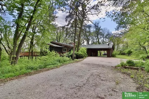 3839 Kristy Plz, Omaha, NE 68112
