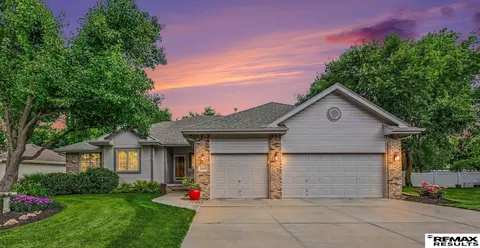16605 Timberlane Dr, Omaha, NE 68136