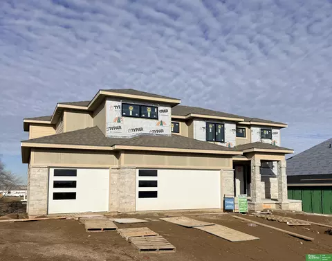 9920 Laramie St, Papillion, NE 68046