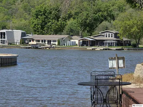 4119 Bull Frog Bay Dr, Union, NE 68455