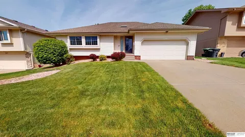 16606 Adams St, Omaha, NE 68135