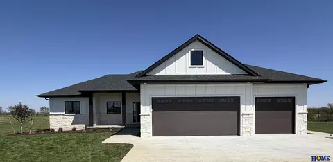 17450 SW 37th St, Martell, NE 68404