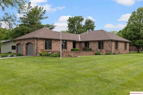 2423 Lincoln St, Beatrice, NE 68310
