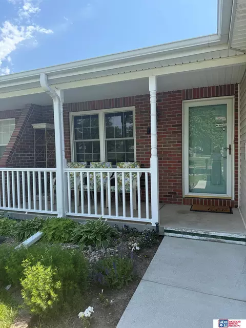 6559 Cascade Dr, Lincoln, NE 68504