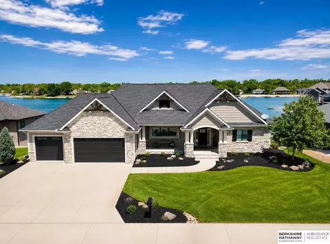2740 Whitetail Dr, Columbus, NE 68601