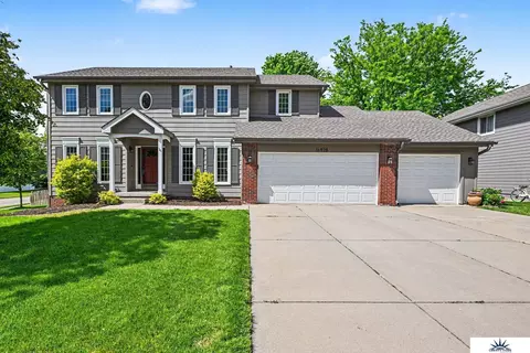 16928 Karen St, Omaha, NE 68135