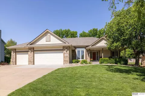 1710 N 212th St, Elkhorn, NE 68022