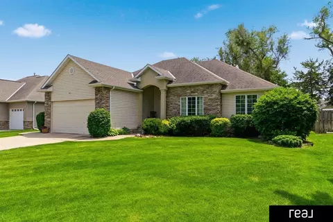 20779 Hemlock St, Elkhorn, NE 68022