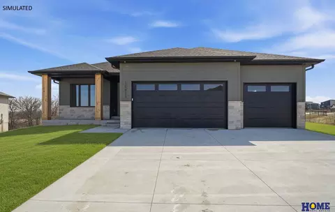829 Regiment Rd, Lincoln, NE 68527