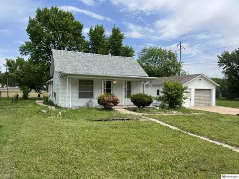 582 Calhoun St, Tecumseh, NE 68450