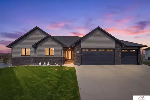 800 Fairway Ct, Crete, NE 68333