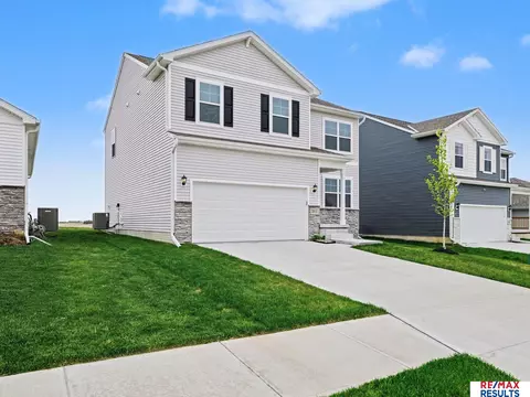 20513 Swallowtail St, Gretna, NE 68028