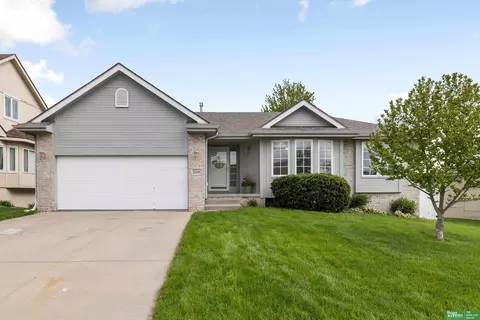 21119 Schofield Dr, Gretna, NE 68028