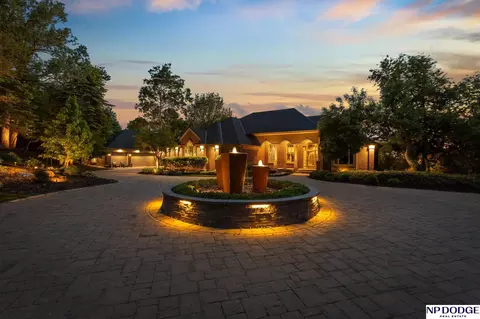 21509 Ridgewood Rd, Elkhorn, NE 68022