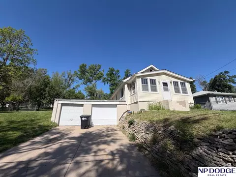 5408 S 52nd St, Omaha, NE 68117